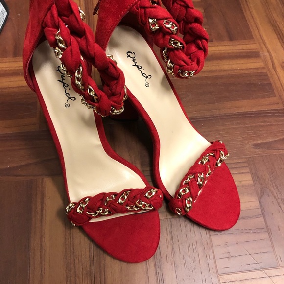 Qupid Chain Link Sandals - Picture 3 of 5